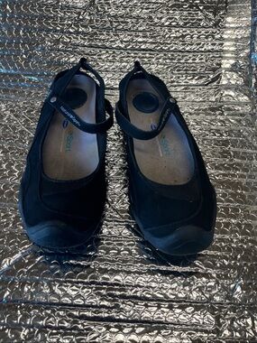 Natural Sport Mary Jane Flats in Black